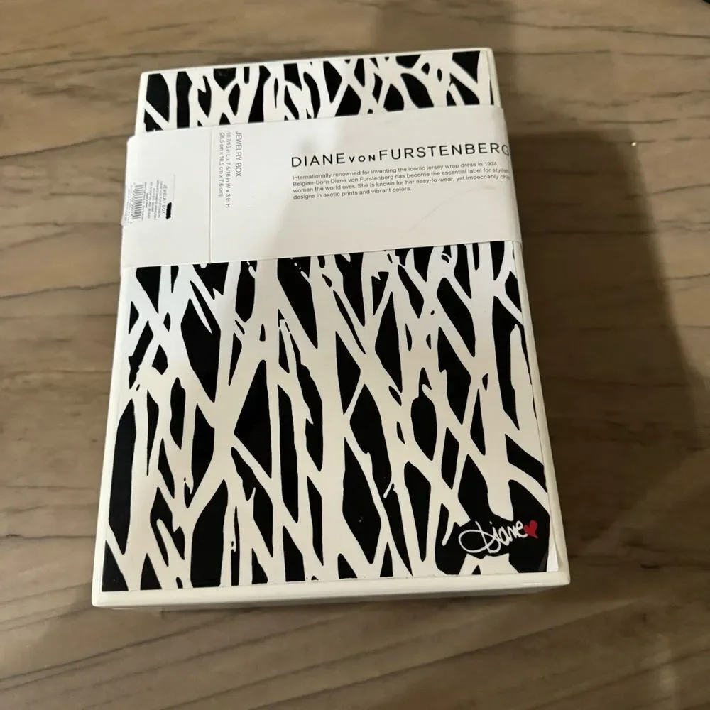 NEW Neiman Marcus Diane Von Furstenberg DVF Black White Jewelry Box